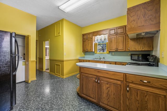 103 Cowan St, W, Cowan, TN 37318