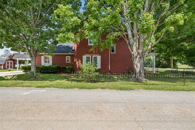 103 Cowan St, W, Cowan, TN 37318