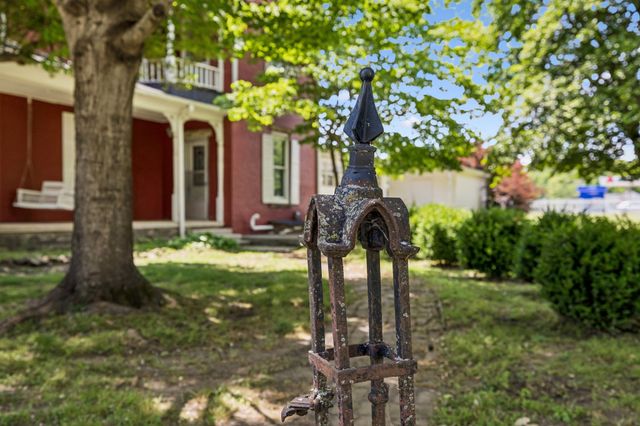 103 Cowan St, W, Cowan, TN 37318