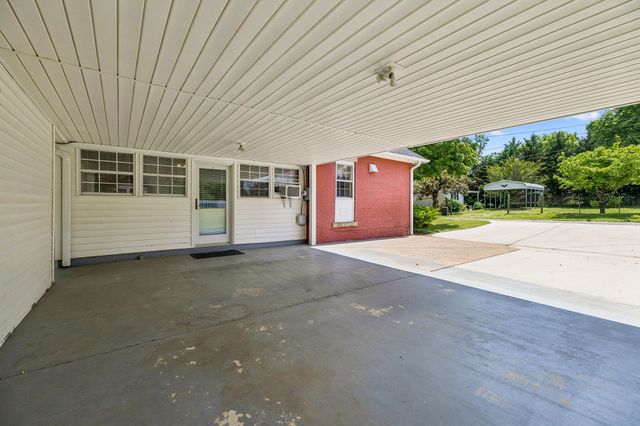 103 Cowan St, W, Cowan, TN 37318