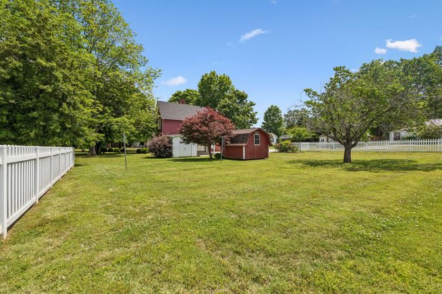 103 Cowan St, W, Cowan, TN 37318