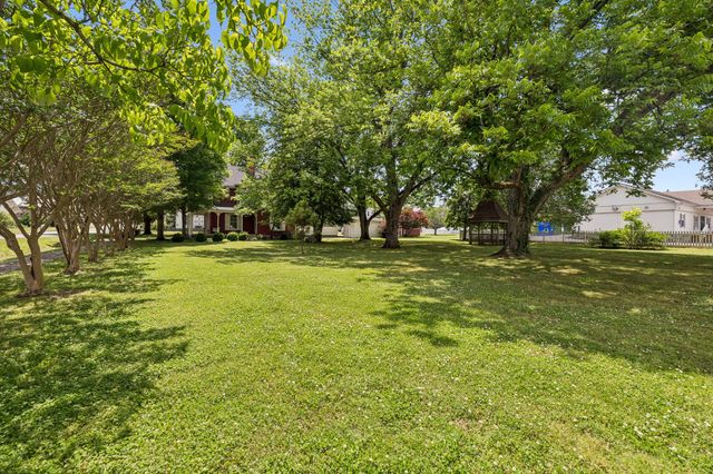 103 Cowan St, W, Cowan, TN 37318
