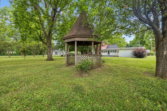 103 Cowan St, W, Cowan, TN 37318