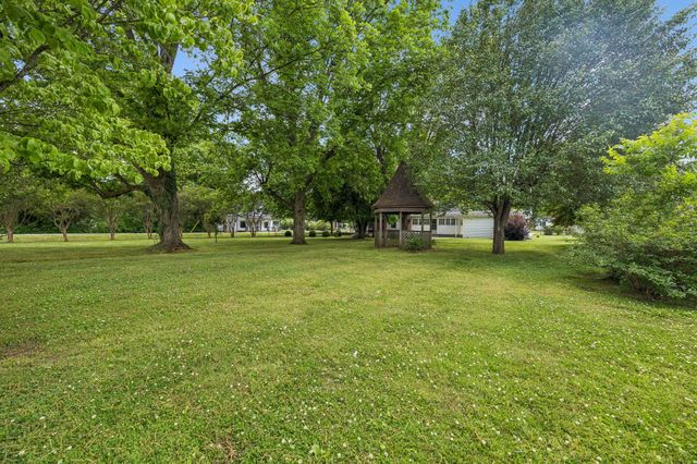 103 Cowan St, W, Cowan, TN 37318