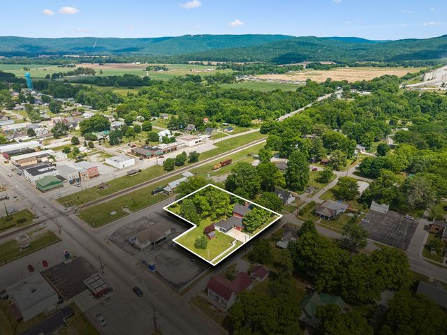 103 Cowan St, W, Cowan, TN 37318