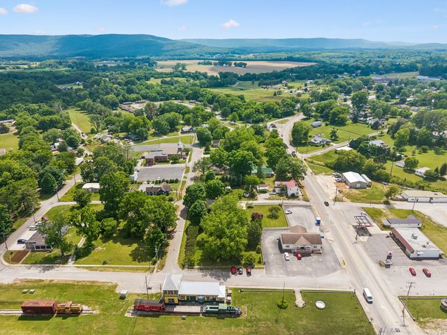 103 Cowan St, W, Cowan, TN 37318