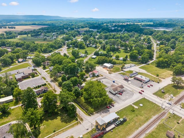 103 Cowan St, W, Cowan, TN 37318