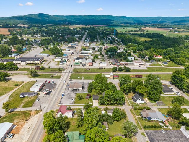 103 Cowan St, W, Cowan, TN 37318