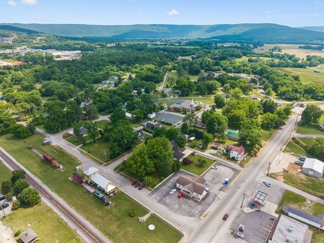 103 Cowan St, W, Cowan, TN 37318