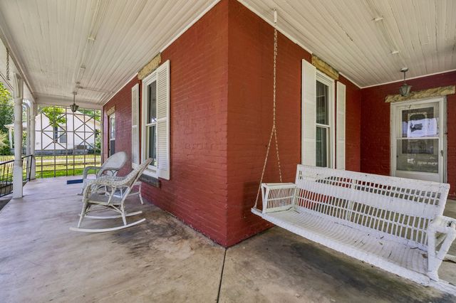 103 Cowan St, W, Cowan, TN 37318