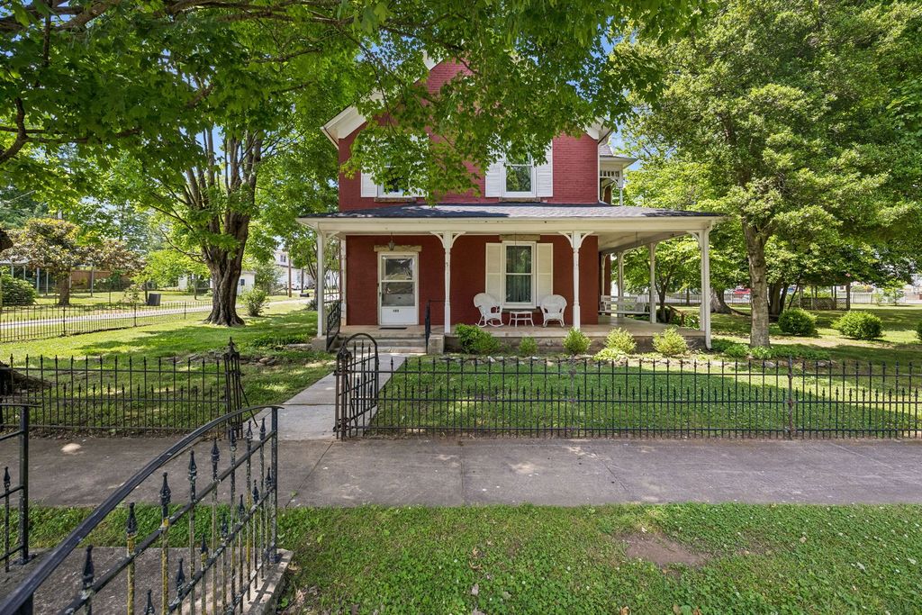 103 Cowan St, W, Cowan, TN 37318