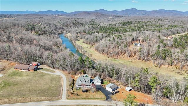 2385 Coopers Cove RD, Hardy, VA 24101