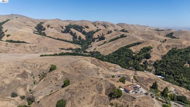 21479 Eden Canyon Rd, Castro Valley, CA 94552
