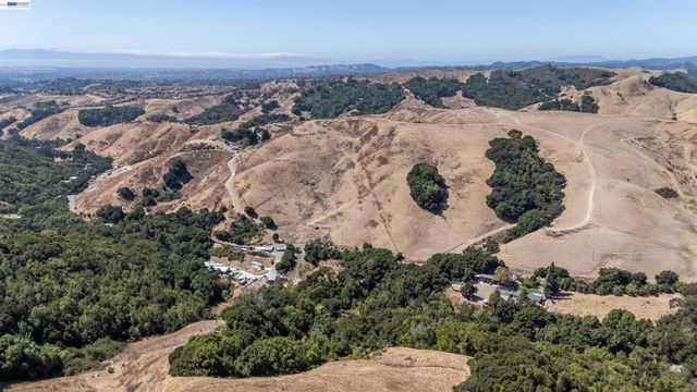 21479 Eden Canyon Rd, Castro Valley, CA 94552