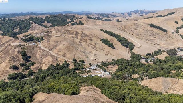 21479 Eden Canyon Rd, Castro Valley, CA 94552