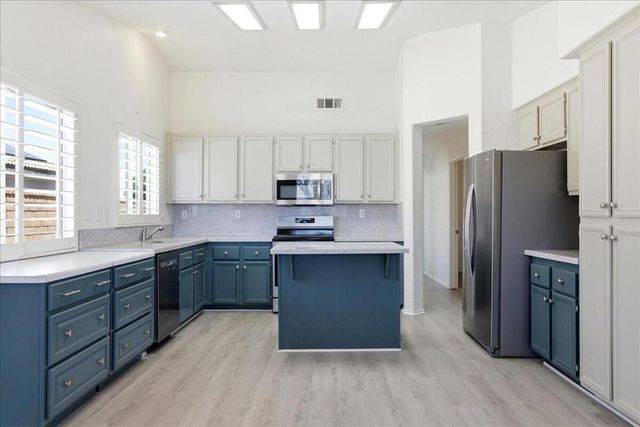 73581 Heatherwood Drive, Palm Desert, CA 92211