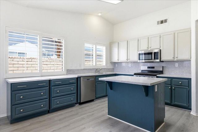 73581 Heatherwood Drive, Palm Desert, CA 92211