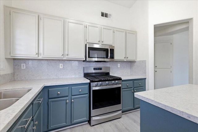 73581 Heatherwood Drive, Palm Desert, CA 92211
