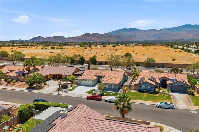 73581 Heatherwood Drive, Palm Desert, CA 92211