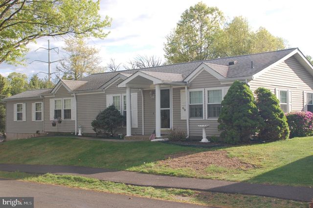 316 HIDDEN SPRINGS DR, Souderton, PA 18964