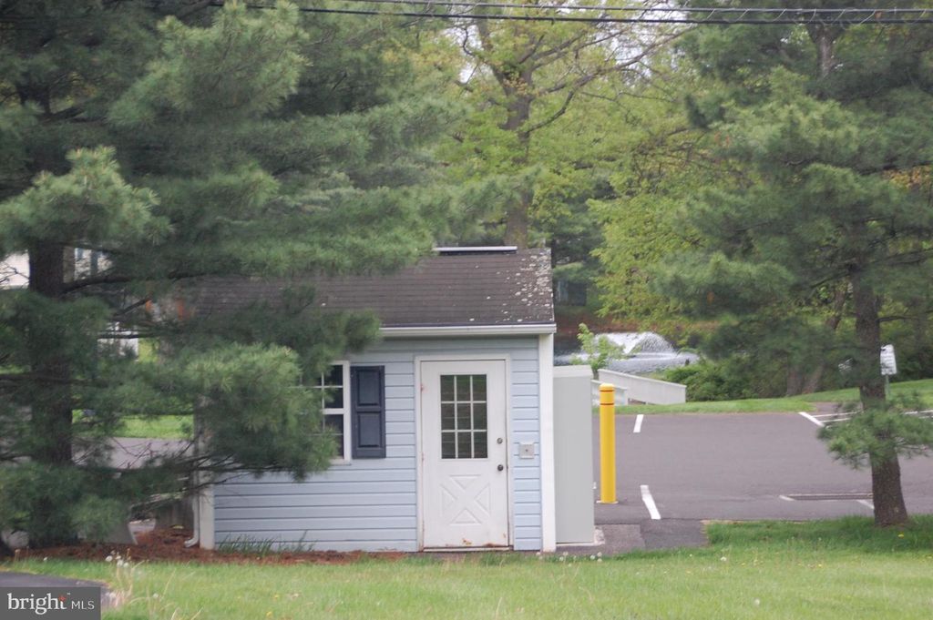 Image 36 of property listing at 316 HIDDEN SPRINGS DR, Souderton, PA 18964