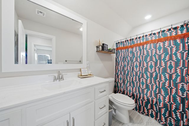 215 W 52nd Street, Sand Springs, OK 74063