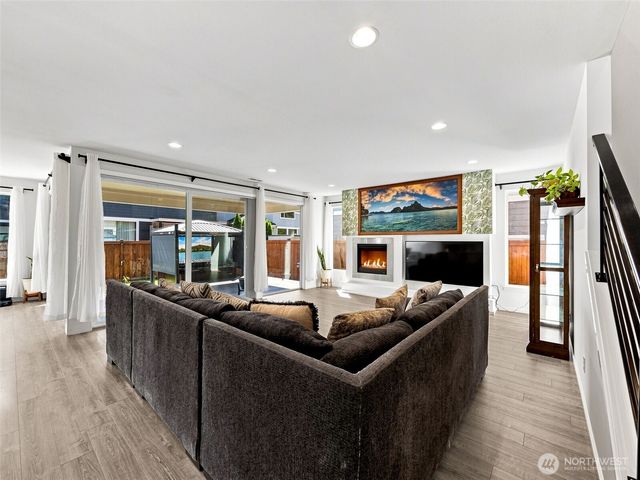 32976 Cedar Avenue SE, Black Diamond, WA 98010