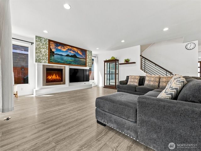 32976 Cedar Avenue SE, Black Diamond, WA 98010