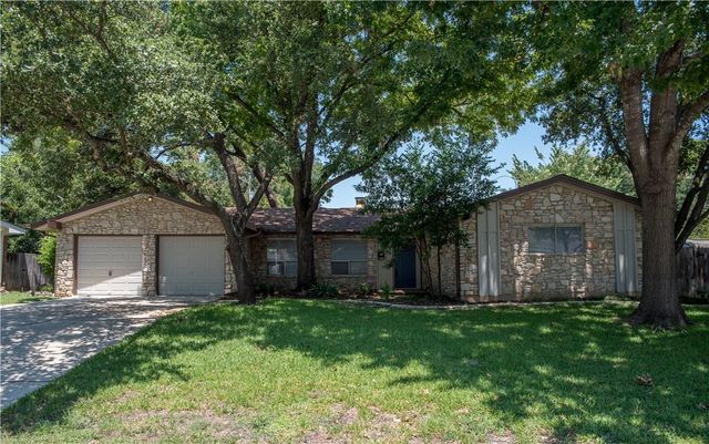 2902 Silverleaf DR, Austin, TX 78757