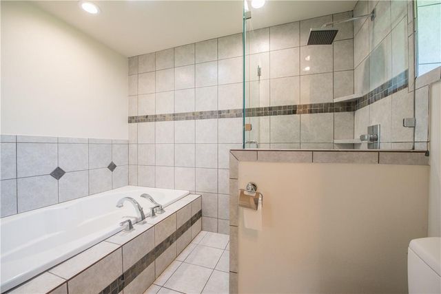 2902 Silverleaf DR, Austin, TX 78757
