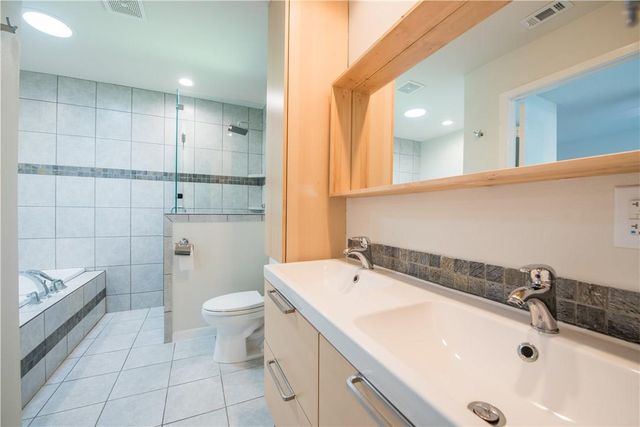 2902 Silverleaf DR, Austin, TX 78757