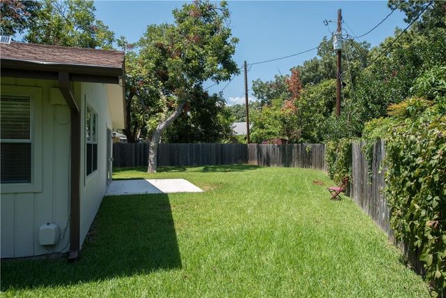 2902 Silverleaf DR, Austin, TX 78757