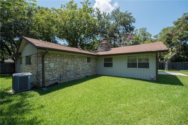 2902 Silverleaf DR, Austin, TX 78757