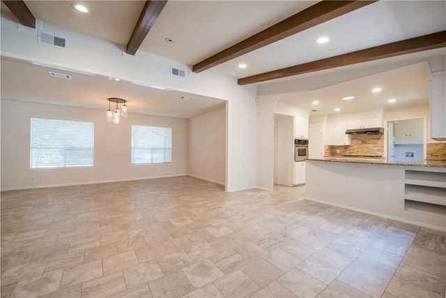 2902 Silverleaf DR, Austin, TX 78757