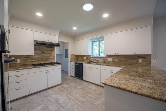 2902 Silverleaf DR, Austin, TX 78757