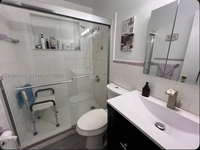 12510 W Golf Dr, Miami, FL 33167