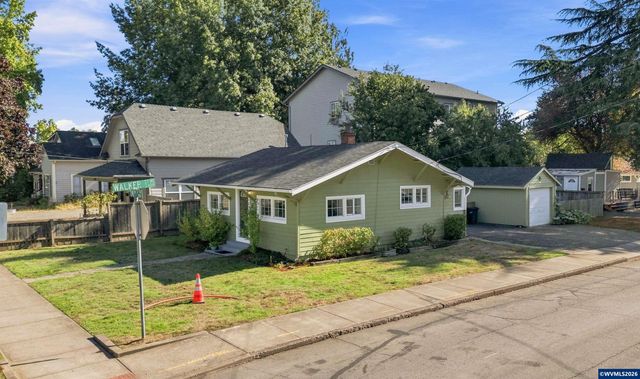 370 24th St NE, Salem, OR 97301