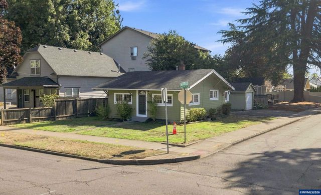 370 24th St NE, Salem, OR 97301