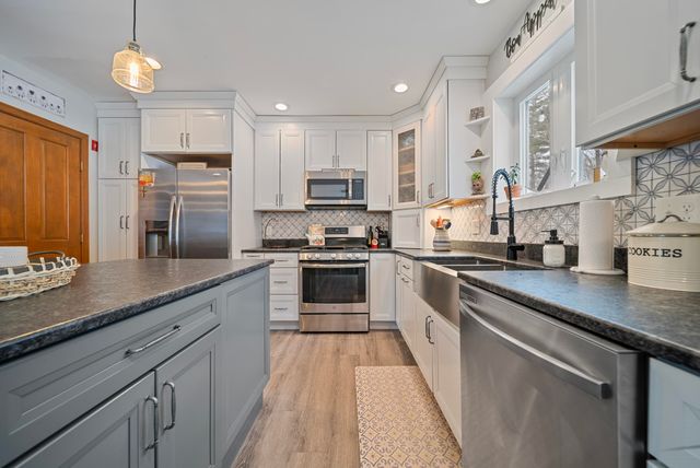 88 Old Town Road Extension, Epsom, NH 03234