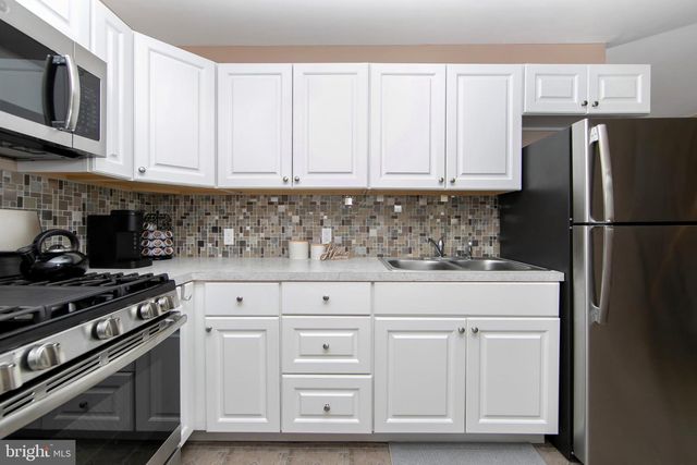 26 BELAIR AVE, Maple Shade, NJ 08052