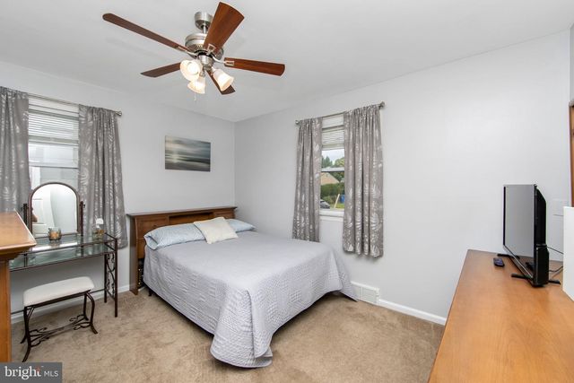 26 BELAIR AVE, Maple Shade, NJ 08052