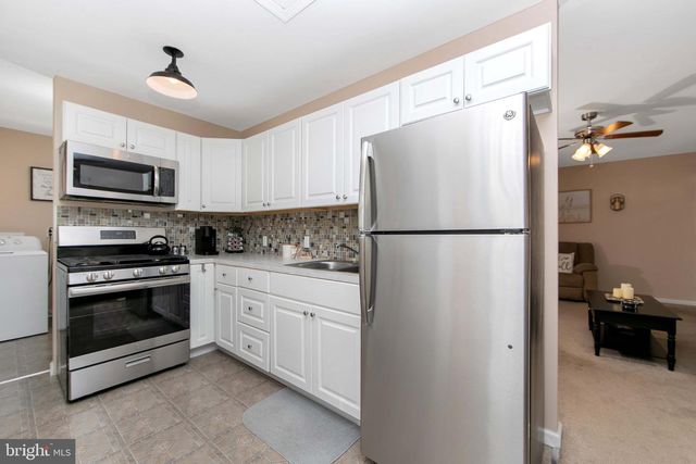 26 BELAIR AVE, Maple Shade, NJ 08052