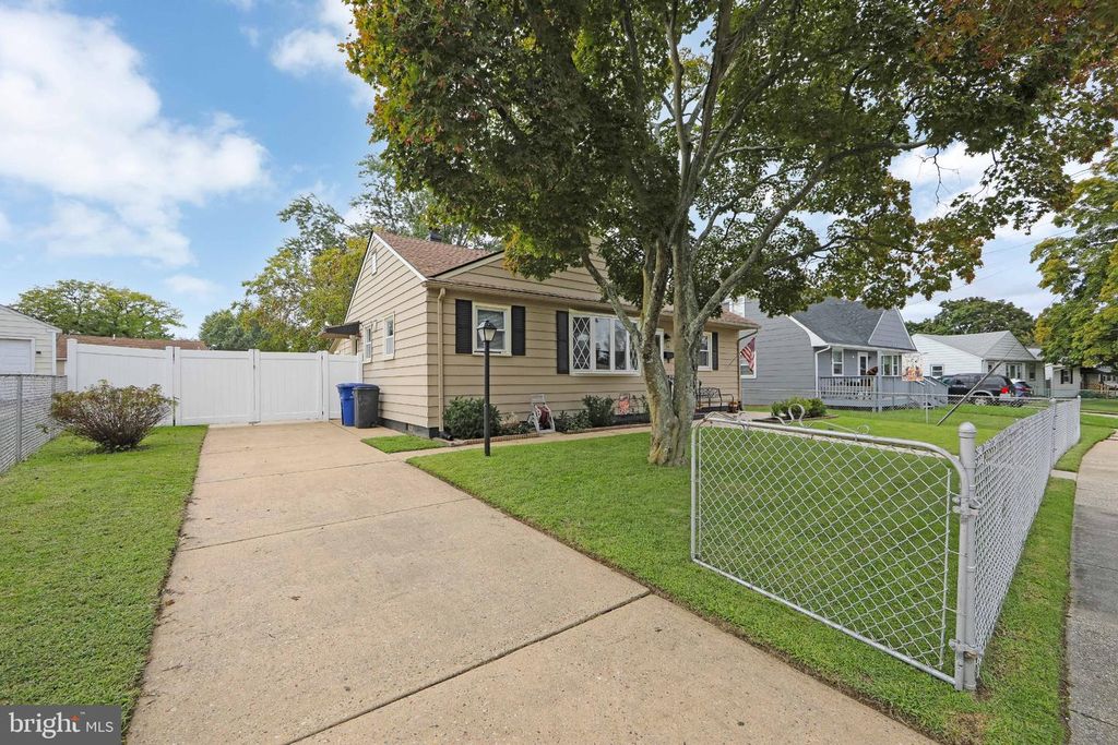 26 BELAIR AVE, MAPLE SHADE, NJ 08052 — photo 2
