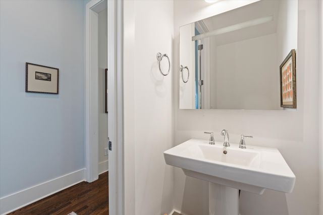 544B Croley Dr, Nashville, TN 37209