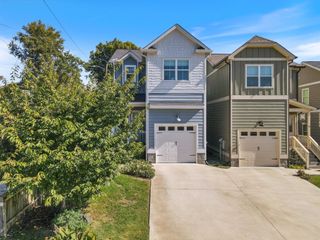 544B Croley Dr, Nashville, TN 37209