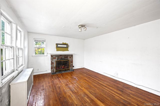 674 Henry Street, Uniondale, NY 11553