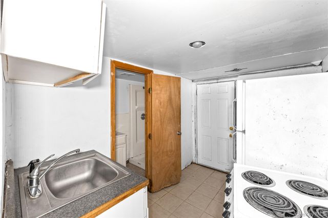 674 Henry Street, Uniondale, NY 11553