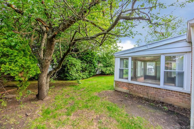 674 Henry Street, Uniondale, NY 11553