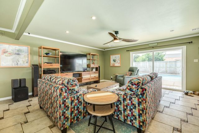 5525 Ibis Drive, Galveston, TX 77551