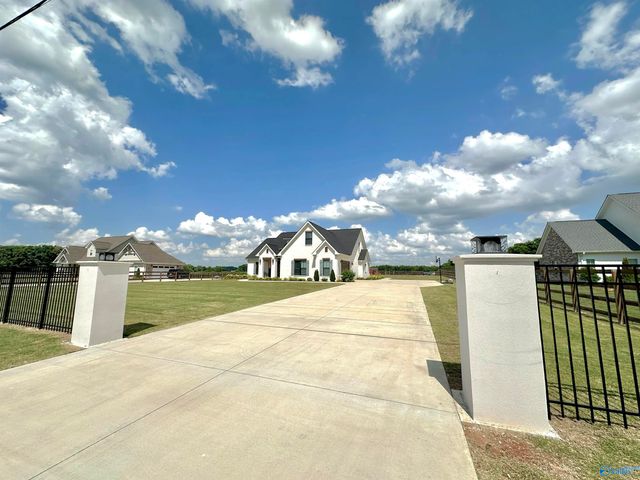 17258 Shaw Road, Athens, AL 35611